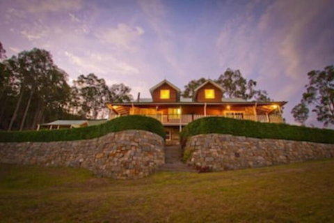 Bimbadeen Mountain Retreat - Brisbane Tourism 0