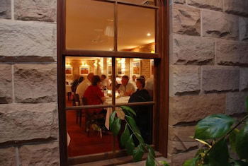 The Hermitage Motel - Brisbane Tourism 1