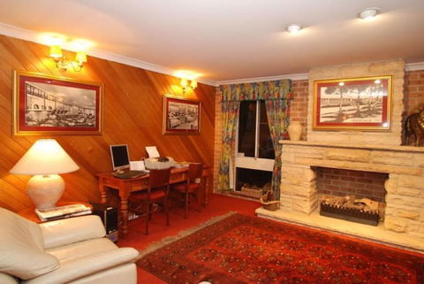 The Hermitage Motel - Brisbane Tourism 5