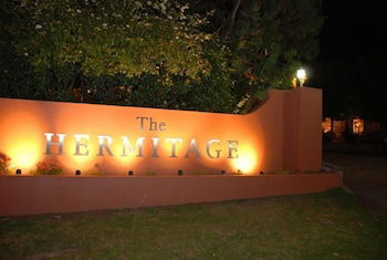 The Hermitage Motel - Brisbane Tourism 4