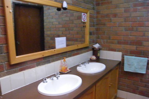 Boomers Guest House Hamilton - Brisbane Tourism 7