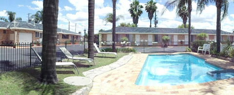 Town & Country Motor Inn - Tourism Brisbane 3