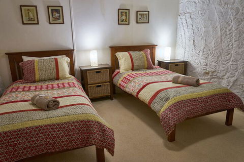 Underground Bed And Breakfast - Brisbane 4u 4