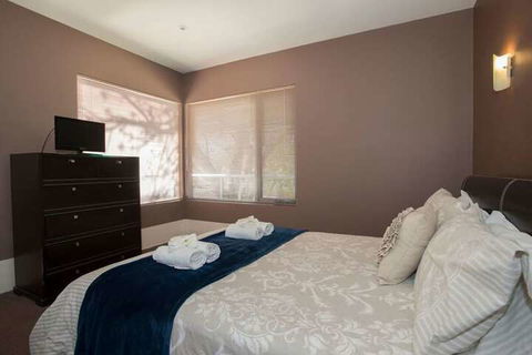 Barossa Valley Apartments - Brisbane Tourism 6