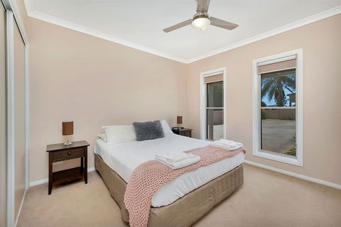 Kennedy Holiday Villas - Tourism Brisbane 2