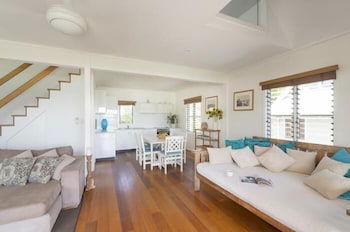 Bluewater On The Beach - Tourism Brisbane 0