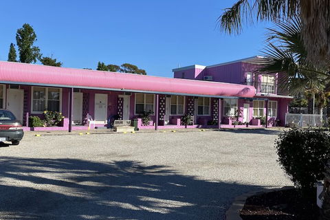 Paddle Steamer Motel - Brisbane Tourism 5