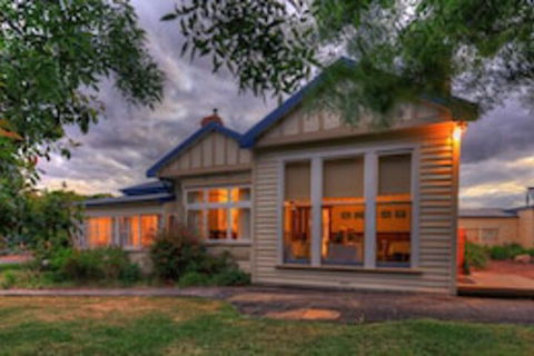 Acacia Bed & Breakfast - Brisbane Tourism 0