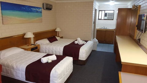 Tabourie Lake Motel - Brisbane 4u 4