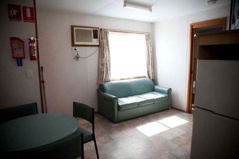 Strayleaves Caravan Park - Brisbane Tourism 3