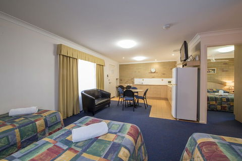 Cotswold Motor Inn - Brisbane Tourism 6