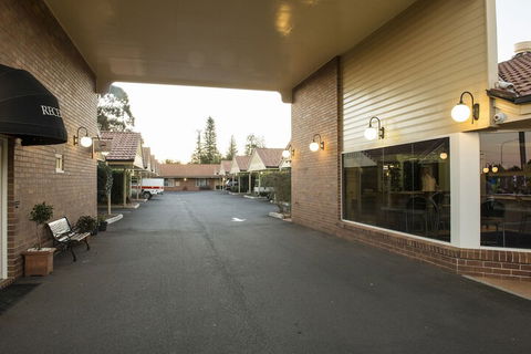 Cotswold Motor Inn - Brisbane Tourism 1