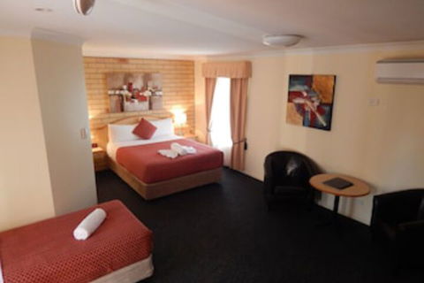 Cotswold Motor Inn - Brisbane Tourism 0