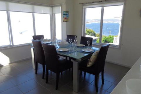 Chapman Street Townhouse Bellerive HobartTasmania - Tourism Brisbane 0