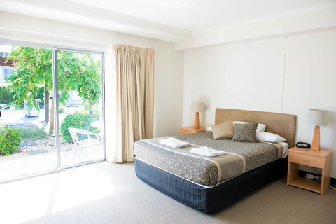 Capella Coach Inn - Brisbane 4u 4