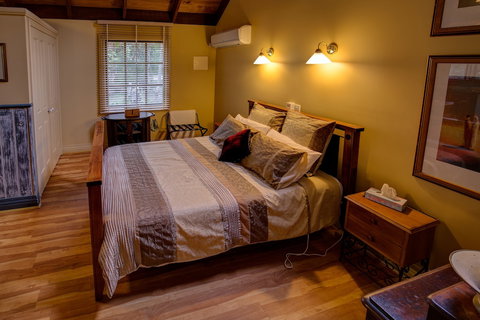 Trawool Cottages & Farmstay - Brisbane Tourism 0