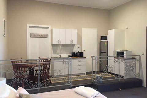 Fairway Manor Accommodation - Brisbane 4u 5