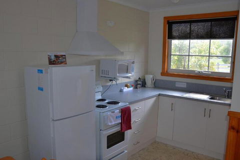 Castaway Holiday Apartments - Brisbane Tourism 6