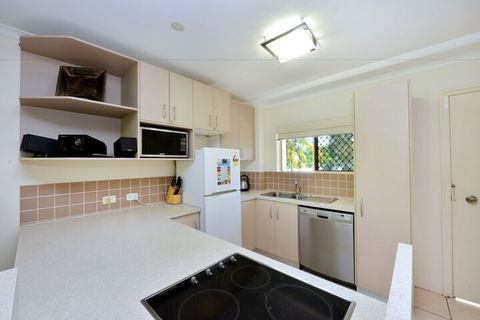 Seascape Holidays- Sands Resort - Tourism Brisbane 2