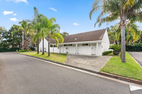 Comfort Inn Towradgi Beach - Tourism Brisbane 1