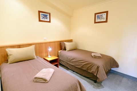 Falls Creek Country Club - Tourism Brisbane 1