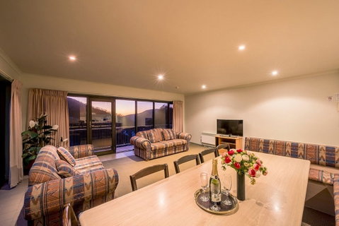 Falls Creek Country Club - Tourism Brisbane 3