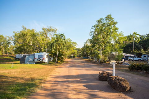 AAOK Lakes Resort & Caravan Park - Brisbane Tourism 0