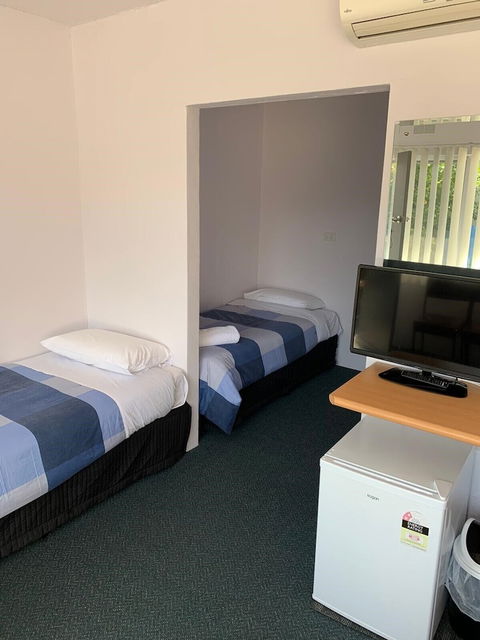 Mt Beauty Motor Inn - Brisbane Tourism 1