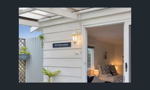 Wintergarden Beach Cabin - Brisbane Tourism 1