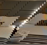 Hibiscus Lakeside Motel - Brisbane Tourism