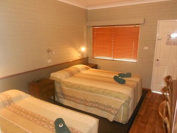 Barcaldine Country Motor Inn - Brisbane Tourism 6