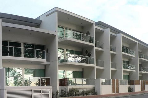 Breeze Beachfront Apartments - Brisbane Tourism 2