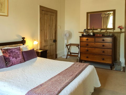 The Racecourse Inn - Brisbane Tourism 6