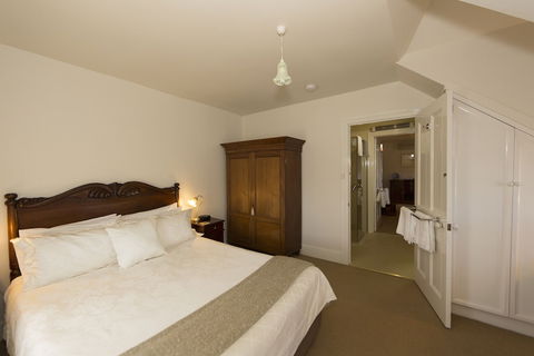 The Racecourse Inn - Brisbane Tourism 4