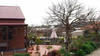 Albury Cottages - Tourism Brisbane 0