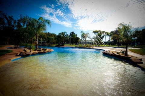 Tasman Holiday Parks - Merool On The Murray - Brisbane Tourism 2
