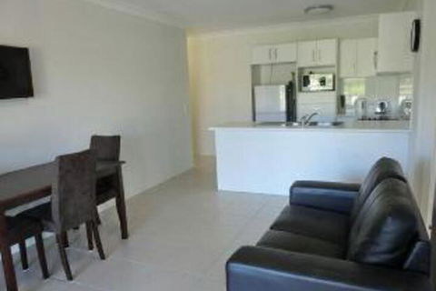Brisbane Valley Tavern - Tourism Brisbane 1