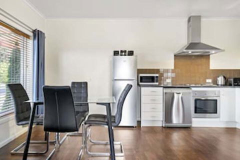 Short Stays Gippsland - Brisbane Tourism 0