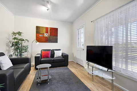 Short Stays Gippsland - Brisbane Tourism 3