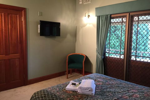 Relaxin - Brisbane Tourism 2