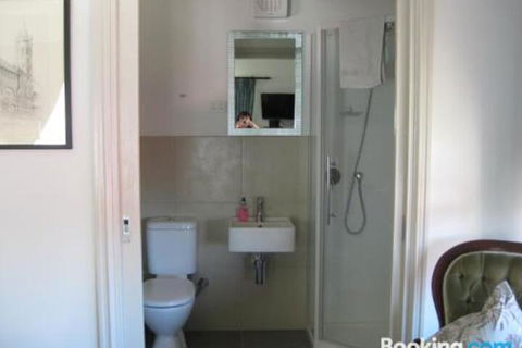 Three Chimneys Bed & Breakfast Boutique Guest House - Tourism Brisbane 4