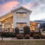 Alpine Snow Angels Retreat Luxurious Snowy Mountains Living - Tourism Brisbane 0