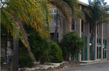 Rivers Inn Sale - Brisbane Tourism 0