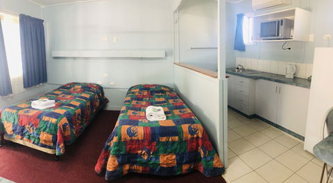 Motel Holliday Kingaroy - Tourism Brisbane 1