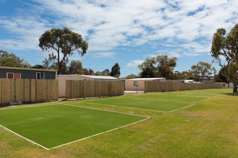 Victor Harbor Holiday & Cabin Park - Brisbane Tourism 4