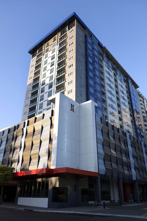 H On Mitchell Apartment Hotel - Brisbane Tourism 0