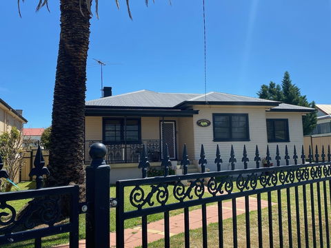 Inverell Terrace Motor Lodge - Brisbane Tourism 1