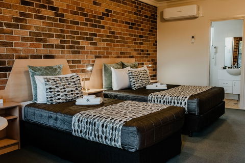 Inverell Terrace Motor Lodge - Brisbane Tourism 6