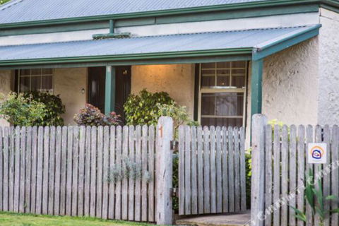 Georgies Cottage - Tourism Brisbane 3