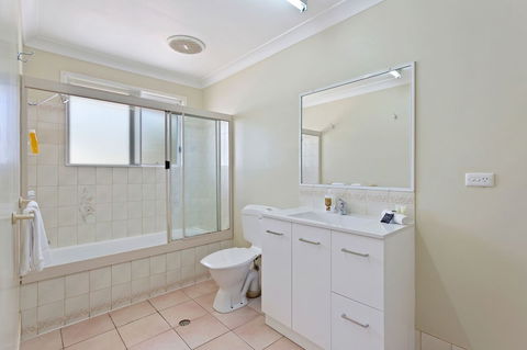 Clifford Park Holiday Motor Inn - Tourism Brisbane 3